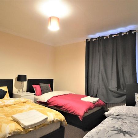 London Zone 2 Lovely 4 Bedroom Apartment - 3 Trowbridge Road Bagian luar foto