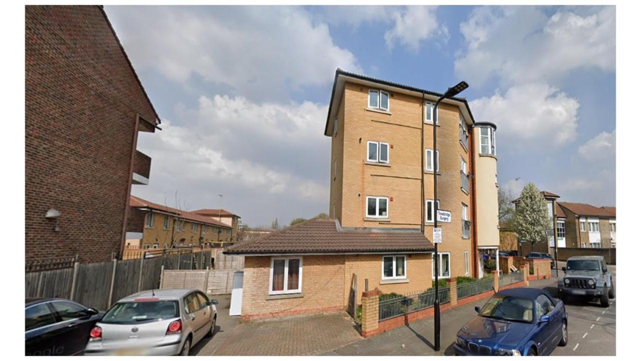 London Zone 2 Lovely 4 Bedroom Apartment - 3 Trowbridge Road Bagian luar foto