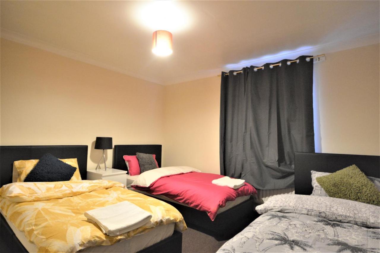 London Zone 2 Lovely 4 Bedroom Apartment - 3 Trowbridge Road Bagian luar foto