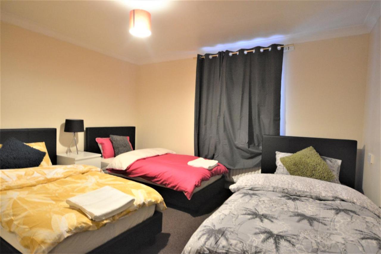 London Zone 2 Lovely 4 Bedroom Apartment - 3 Trowbridge Road Bagian luar foto