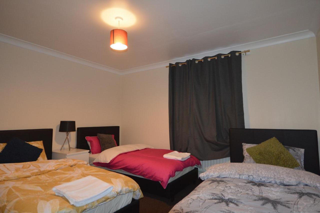 London Zone 2 Lovely 4 Bedroom Apartment - 3 Trowbridge Road Bagian luar foto