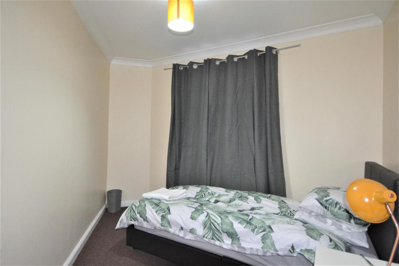 London Zone 2 Lovely 4 Bedroom Apartment - 3 Trowbridge Road Bagian luar foto