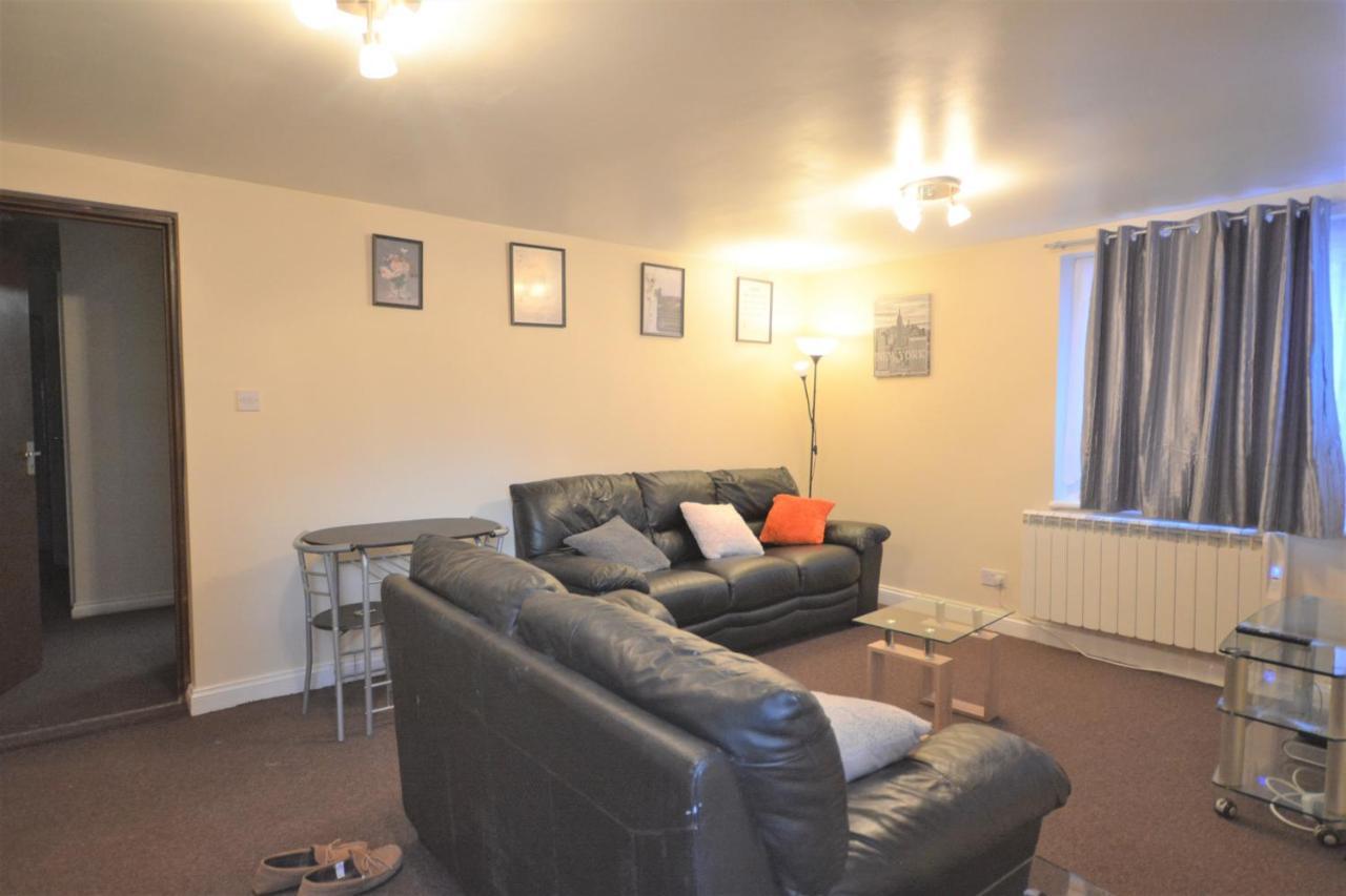 London Zone 2 Lovely 4 Bedroom Apartment - 3 Trowbridge Road Bagian luar foto